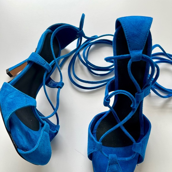 Beautiful Luca Valentini Strappy Heel 🔥 - Picture 3 of 6